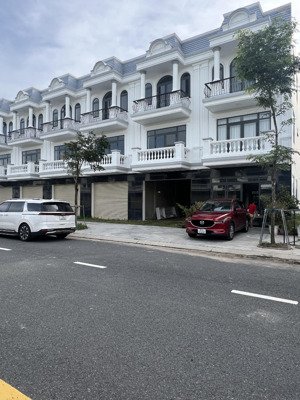 bán nhà riêng đẹp tại thăng long central city, 3,3 tỷ, 100m2, 4pn, 4wc