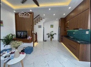 nhà đẹp nam từ liêm chỉ 8 tỷ! thiết kế hiện đại 55m2, đầy đủ nội thất
ô tô đỗ cửa. ô chờ thang máy