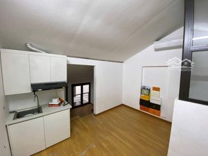 bán toà chdv lê văn hiến. 105m2, 7 t, t máy, ô tô, kinh doanh, dòng tiền 100 tr/ th, giá 18.5 tỷ