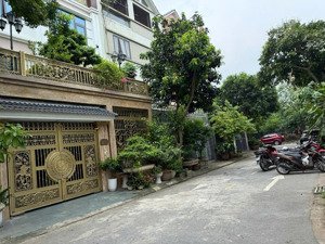 cần bán nhà biệt thự liền kề thạch bàn long biên hà nội.