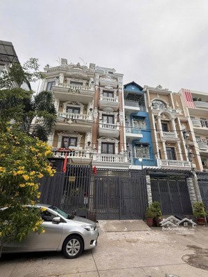 bán nhà mặt tiền 4lầu thiết kế châu âu kế bên dự án pegasuite q8