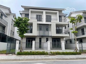 chỉ cần vốn 5 tỷ bạn sở hữu ngay 1 căn biệt thự 225m2.trực đẹp - ở-kinh doanh-giáp sân bay gia binh