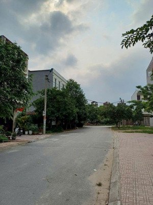 chính chủ cần bán nhanh lô đất đồng soi , thị cầu , tp bắc ninh. có vị trí đẹp nhìn hồ điều hoà