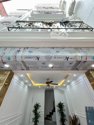 bán nhà 6 tầng thang máy trung tâm đống đa, 31m, 3pn khép kín, gần đh chùa láng, tiện ích đủ đầy