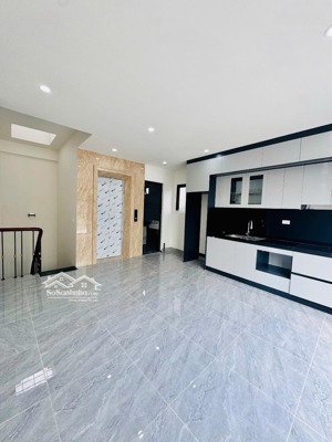 chỉ 12 tỷ có nhà 50m2x5t thang máy, phố tây sơn, quận đống đa. 10m ra oto, full nội thất. sổ vuông