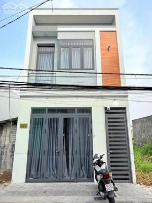 Nhà trệt lầu và dãy trọ 5 phòng trệt lửng gần trường đại học FPT Cần Thơ