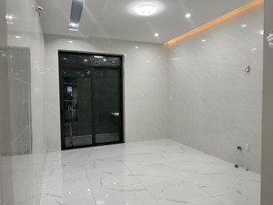 bán nhà mới đúc 4 tầng - 4.1m x 20m - 16.5 tỷ , đầu hẻm nguyễn văn vĩnh