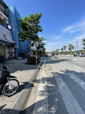 chủ kẹt banh cần bán gấp đường ao sào 150 m , giá 38 tỷ