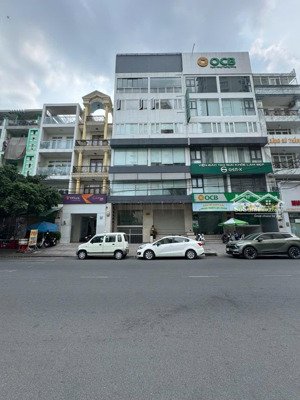 cho thuê toà nhà 9 tầng 9*18m - hầm thang máy thang thoát hiểm và pccc đầy đủ
