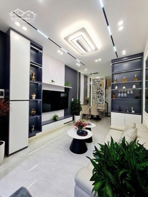 bán nhà đội cấn, nhà mới- gần ô tô, gần phố, tặng full nội thất, 45m- 9,25 tỷ