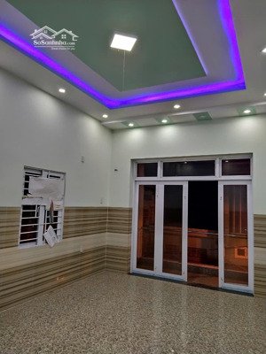nhà 1 trệt 1 lầu cách biển 5p khu thánh gia - tô hiệu đường ô tô 4,7 tỷ