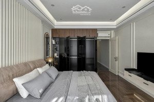 **bán nhà mặt tiền đường đồng đen, phường 11, tân bình (4,2*33) 12 phòng dòng tiền