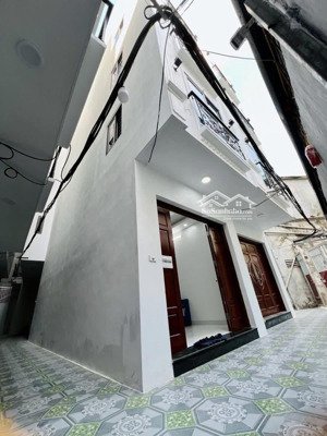 bán nhà giáp xuân la - tây hồ - đại sứ quán hq- ngoại giao đoàn -kossmo-35m x 5tầng giá 7 tỷ hơn