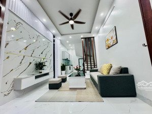 yên hòa - cầu giấy, mới ở luôn, dân xây chắc chắn, ngõ 3 gác, 50m ra phố, thoáng, sân xe, 39m2*5t