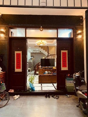 siêu phẩm định công thượng 59m2 5 tầng mt 4m giá 11.6 tỷ. nhà đẹp như mới