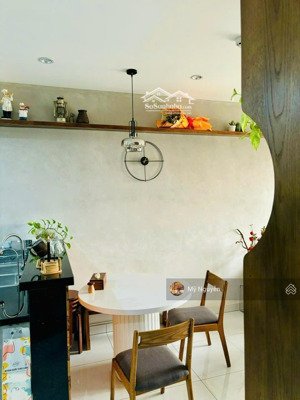 giảm 300tr cần bán gấp căn hộ hoàng kim thế gia dt 145m 4 phòng ngủ, 4wc giá 4,1 tỷ
