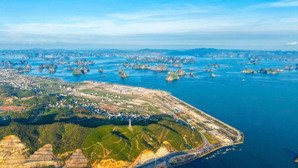 đón sóng đặc khu vân đồn, cc bán lô góc 2 mt xây khách sạn, cách bãi tắm 100m, dt 140m2 giá 57tr/m2