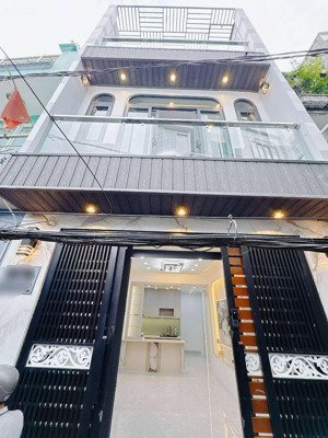 chỉ 5,5 tỷ - sổ 37,9m2 (4,2/5,3 x 9,4) - 3 tầng 3pn 3wc - hẻm thông hoàng diệu