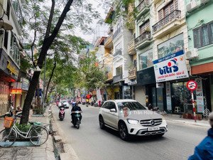 hai bà trưng - kim ngưu. 33m- 3 tầng hiện đang kinh doanh 18tr/ tháng. giá hơn 9ty. lh: 