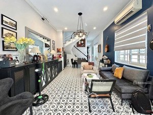 bán nhà phú nhuận mặt tiền hoa lan ngay khuvip phan xích long 4 tầng sân thượng
