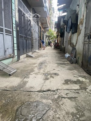 bán đất tặng nhà cấp 4 ,đẹp nhất khu vực