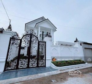 bán gấp biệt thự 10m x 22m ngay song hành, hóc môn, tp. hồ chí minh