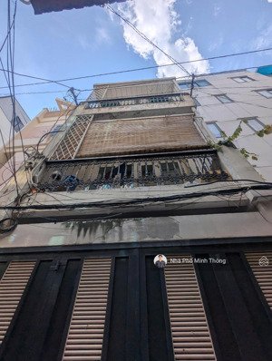 bán gấp - định cư! nhà hxh - sẵn 4t -dt: 4 x 18 (vuông vắn đẹp) hai bà trưng quận 1 chỉ 10.5 tỷ