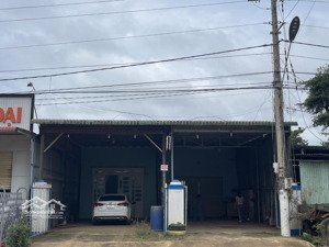 nhà mặt tiền gần chợ đà loan, 10x45 đất thực tế, có 2 nhà ở.