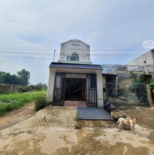 bán nhà mt đường ống nước có phòng ngủ dưới, p.tân bình, tp.dĩ an