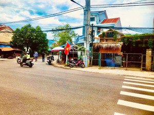 cần bán gấp lô đất đường lý thái tổ ngay góc ngã tư, đất hội an ngay phố cổ giá chỉ 52.5tr/m2
