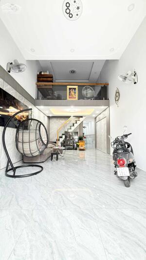 Bán Nhà ngay Chợ Hiệp Thành, 64m2, 2 Tầng, Đường 6m xe hơi ngủ trước nhà ngày đêm.