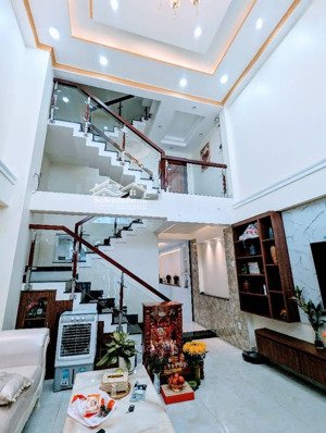 nhà đẹp q7 - hẻm otô- 75m2 - 3 lầu- ko qh- giá 7 tỷ nhỉnh