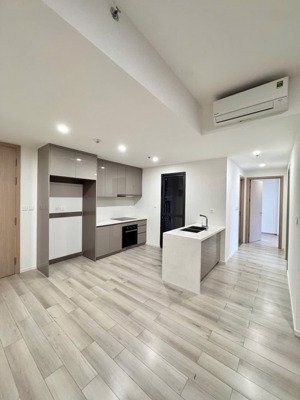 bán 2 phòng ngủ masteri centre ponit toà d căn góc có bếp đảo 4,369 tỷ bao hết nhà mới 100%