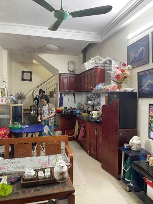 bán nhà ngọc khánh - trung tâm ba đình - 4 tầng khép kín - gần phố, kinh doanh tốt