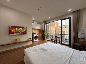 căn hộ studio ban công - máy giặt riêng - thang máy đường 3/2 ngay toà nhà viettel, cc hà đô,...