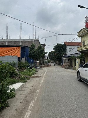 chính chủ bán đất đấu giá 100m2 gần vinhomes ocean park 2&3. đất 2 mặt tiền gần ủy ban xã nghĩa trụ