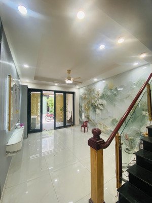 mặt tiền quận 8, tạ quang bửu, 3 tầng, đường 6m, 4x16m, nhỉnh 9 tỷ