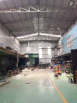 cần bán gấp xưởng rẻ đẹp 351 m2 ,mt đường vĩnh phú, thuận an, bình dương. 14 tỷ. lh 