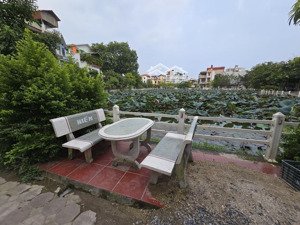 bán trực tiếp nhà phúc lợi view hồ sen. ôtô tránh đỗ ngay đêm