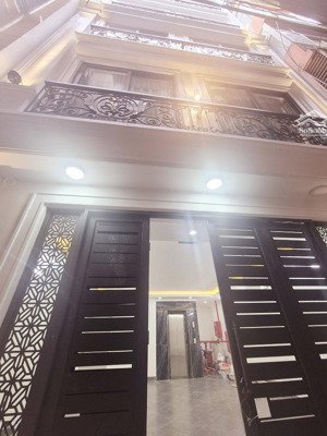 mót bán hạ chào 1,6 tỷ ! 19,5 tỷ - 60m2 - 7 tầng thang máy - trần duy hưng - sẵn dòng tiền 1tỷ/năm.