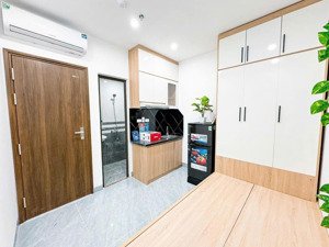 bán tòa ccmn đường cầu giấy 6 tầng, thang máy, 12 phòng 50m,dt 50tr/th, 50m tới ô tô