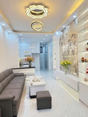 nguyễn phúc lai 50m2 x 5tang mt 4m, ngõ thông sang hoàng cầu, cách phố 20m, rộng thoáng giá 13.9tỷ