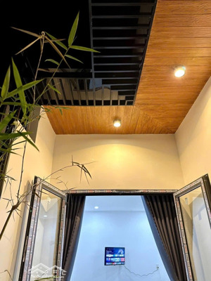 nhà mặt tiền đường nhựa 10m ngay trung tâm hoà tiến