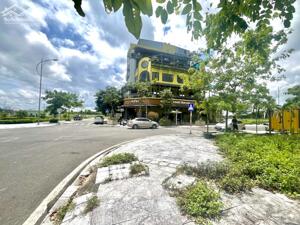 MUA NHÀ CŨ – HAY MUA ĐẤT ĐỂ XÂY MỚI?