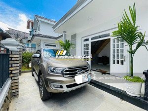 bán nhà 2 mặt tiền 130m2 full tiện ích trong bán kính 500m có sân ô tô chờ chủ mới