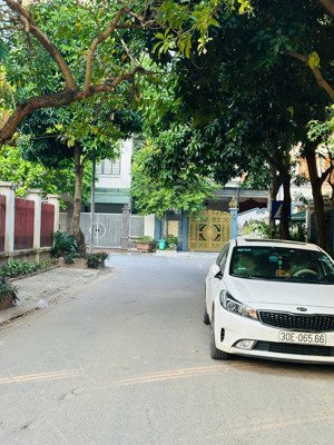 siêu hot! xuân thủy, cầu giấy-lô góc kinh doanh-phân lô ô tô đỗ tránh-45m2 5 tầng-giá 18.9 tỷ.