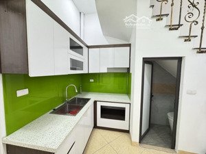 chính chủ gửi bán nhà phố bạch mai, dân xây chắc chắn, bagac đỗ cửa, 3 bước chân ra ô tô, 5.75 tỷ