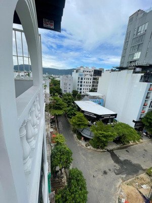 nhà đẹp ngay biển phạm văn đồng - nhà kẹp đường luồng thoáng mát- giá nhỉnh 12tỷ