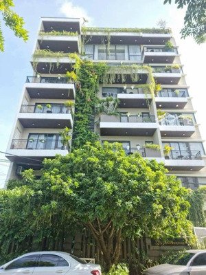 căn hộ lê thước , sơn trà. dt 200m2 ngang 17m . cách biển 300m . 16 phòng căn hộ