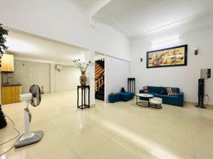 cần bán gấp 60m2*5 tầng, mặt tiền 6m, lô góc 3 thoáng lạc long quân giá chỉ 11.4 tỷ!!!
